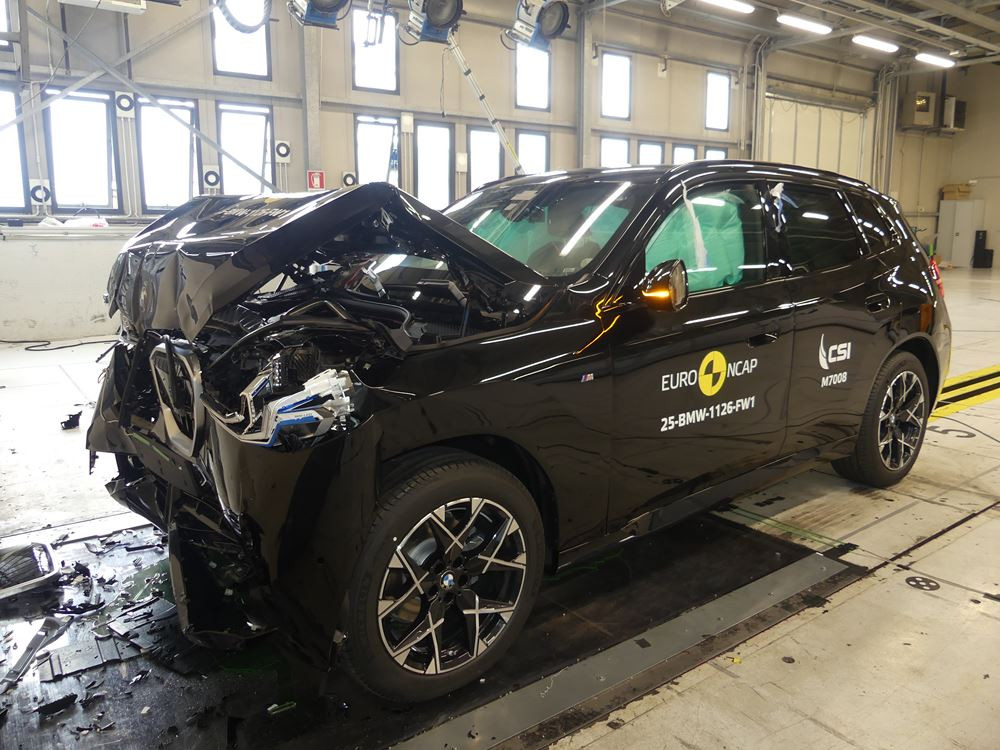 Le SUV de taille intermédiaire BMW X3 obtient cinq étoiles aux crash-tests Euro NCAP 2025