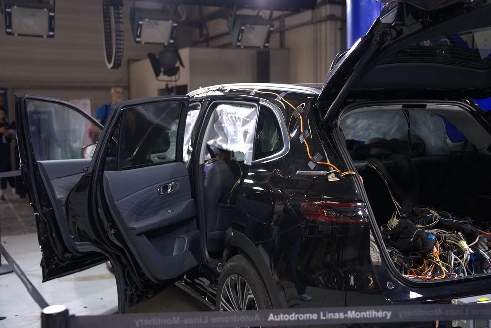 Le Geely Starray EM-i réalise un essai de collision latérale au-delà des exigences réglementaires en Europe