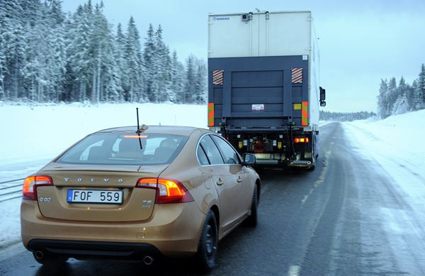 Le projet Sartre effectue la première démonstration de déplacement automobile en convoi