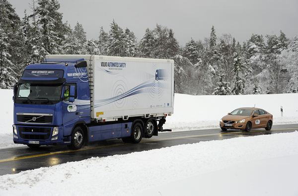 Le projet Sartre effectue la première démonstration de déplacement automobile en convoi
