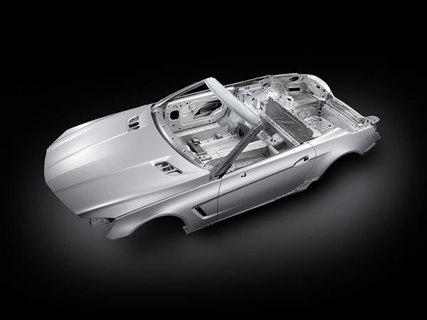 La nouvelle génération du roadster Mercedes SL adopte une caisse tout aluminium