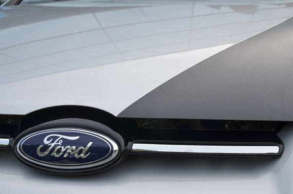 Ford développe des pièces de carrosserie en fibre de carbone destinées à la grande série