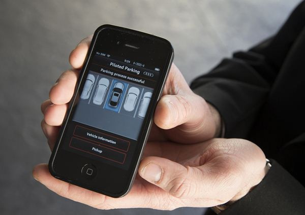 Audi développe un système de conduite pilotée pour le stationnement