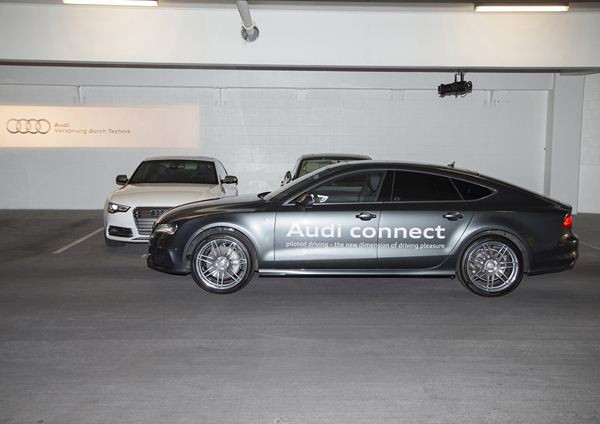 Audi développe un système de conduite pilotée pour le stationnement