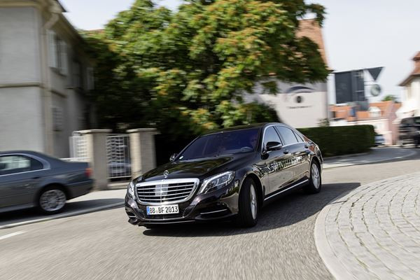 La Mercedes-Benz Classe S Intelligent Drive effectue un parcours autonome sur 100 km