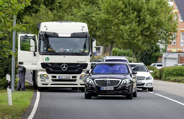 La Mercedes-Benz Classe S Intelligent Drive effectue un parcours autonome sur 100 km