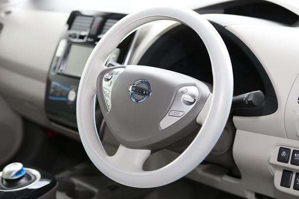 Les essais sur route de la Nissan Leaf à conduite autonome démarrent