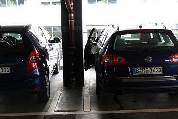 La fonction « Stationnement télécommandé » de Volkswagen permet de garer son véhicule à distance