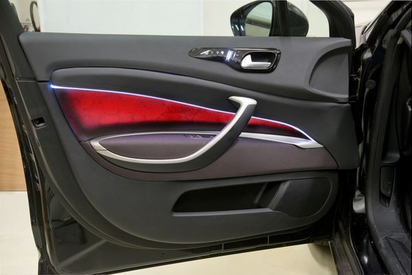 L'éclairage d’ambiance s'installe dans l'automobile