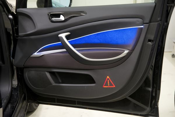 L'éclairage d’ambiance s'installe dans l'automobile