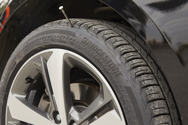 Le pneu Bridgestone DriveGuard peut parcourir 80 km après une crevaison