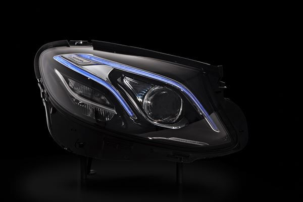 Les 84 LED des projecteurs Multibeam LED sont commandées individuellement
