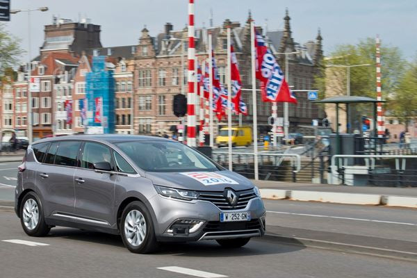 Le démonstrateur de conduite autonome Renault roule sur routes ouvertes