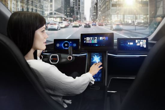 Le concept-car Bosch transforme la voiture en assistant personnel sur quatre roues
