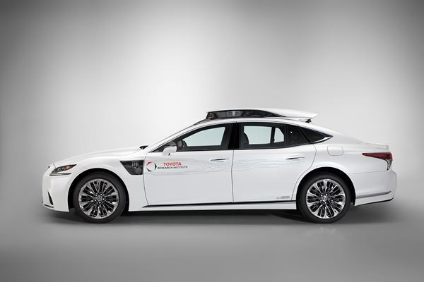 Le véhicule d'essai autonome P4 Toyota profite d’une puissance de calcul importante