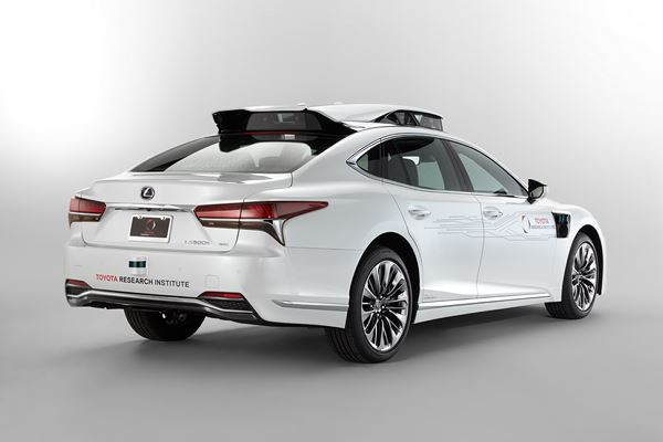 Le véhicule d'essai autonome P4 Toyota profite d’une puissance de calcul importante
