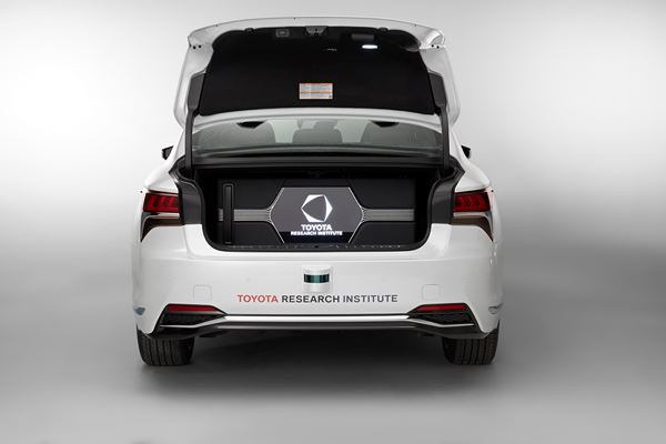 Le véhicule d'essai autonome P4 Toyota profite d’une puissance de calcul importante