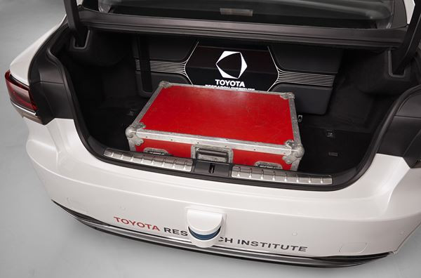 Le véhicule d'essai autonome P4 Toyota profite d’une puissance de calcul importante