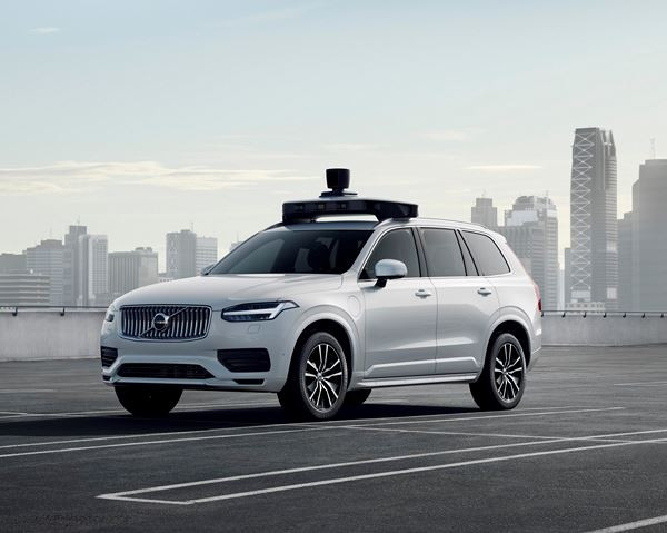 Un Volvo XC90 avec technologie Uber prêt pour la conduite autonome supervisée