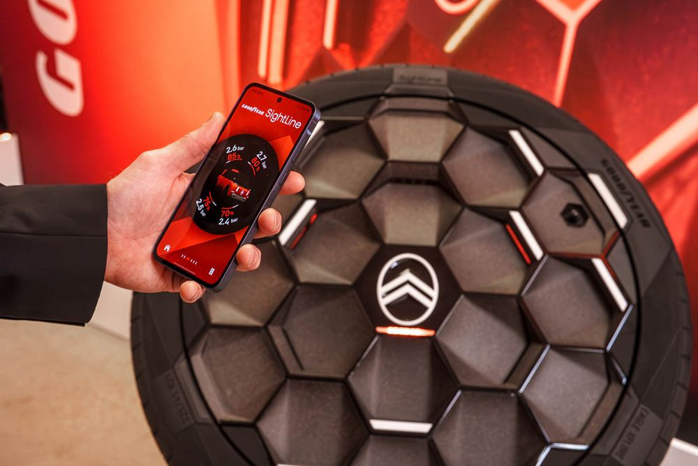 Le pneu concept Goodyear Eagle Xplore se connecte au véhicule