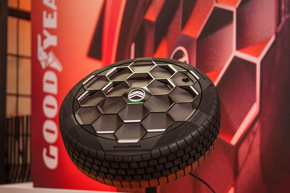 Le pneu concept Goodyear Eagle Xplore se connecte au véhicule