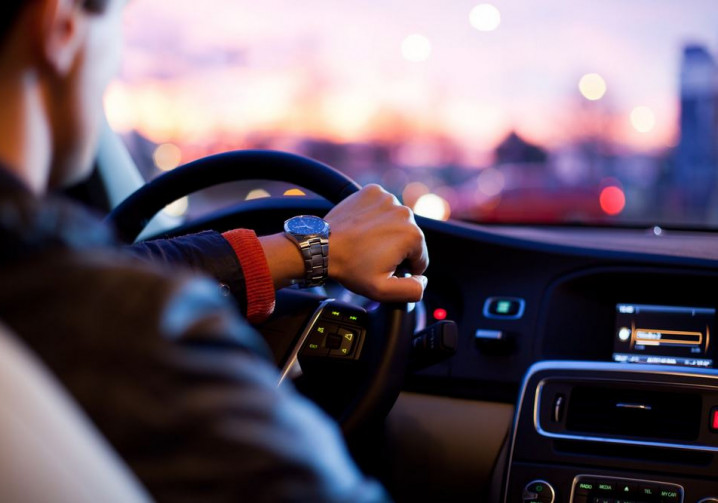 Voiture neuve ou d'occasion : quel choix pour 2025 ?