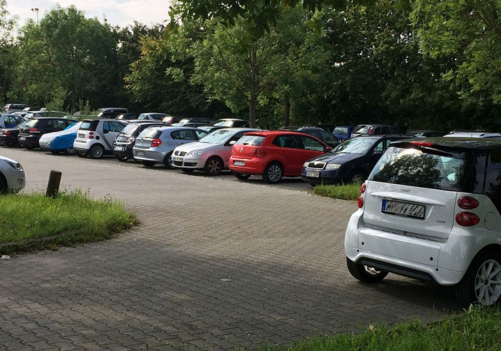 Le stationnement urbain devient une dépense à anticiper pour contenir son budget stationnement