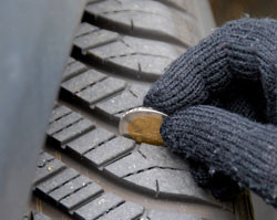 Contrôlez régulièrement l'usure des pneus de votre voiture