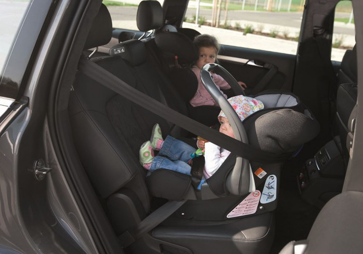 Un enfant doit obligatoirement voyager en voiture dans un siège auto adapté jusqu'à l'âge de 10 ans