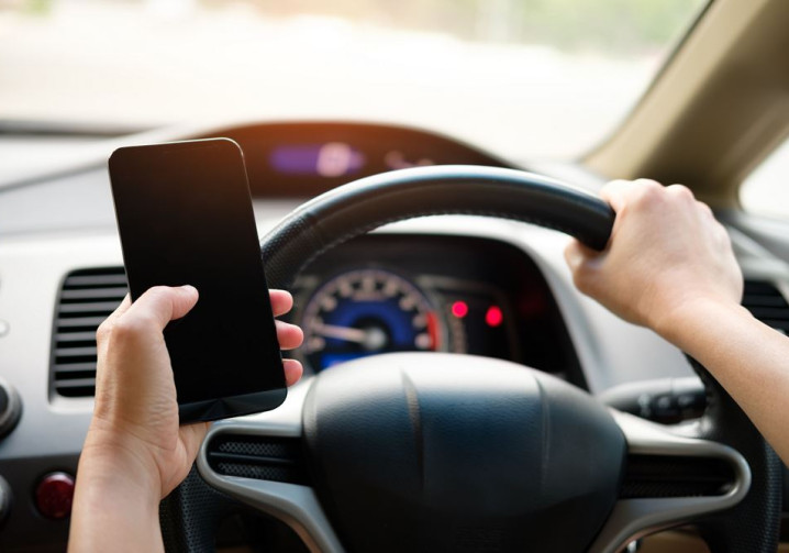Une conversation téléphonique au volant multiplie par 3 le nombre d'accidents