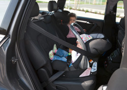 Comment attacher ses enfants en voiture?