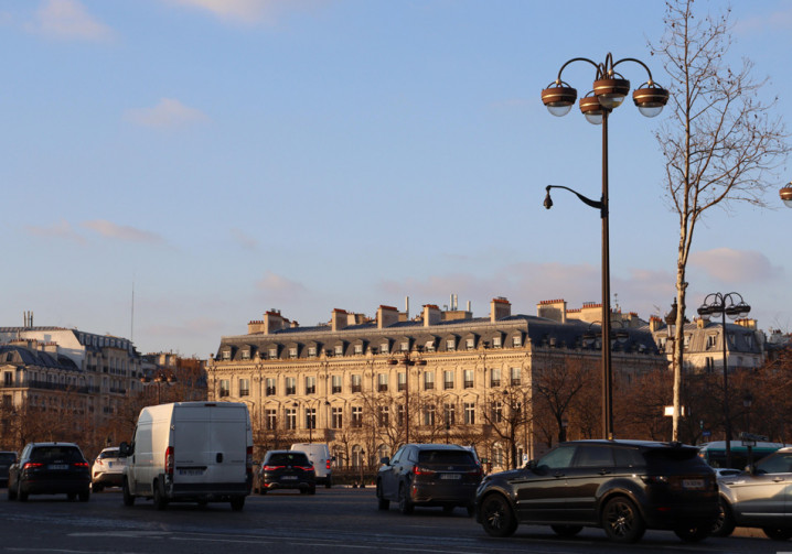 Des trajets courts dans les zones urbaines vident rapidement la batterie d'une voiture