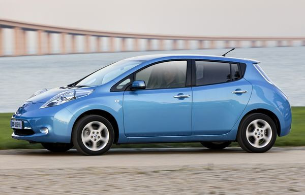 La Nissan Leaf électrique élue voiture de l'année 2011 en Europe