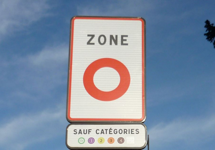 Le déploiement des Zones à Faibles Émissions influence les décisions d'achat automobile des Français