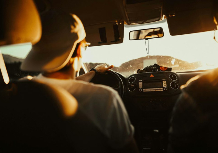 La voiture est le mode de transport incontournable pour les vacances d'été