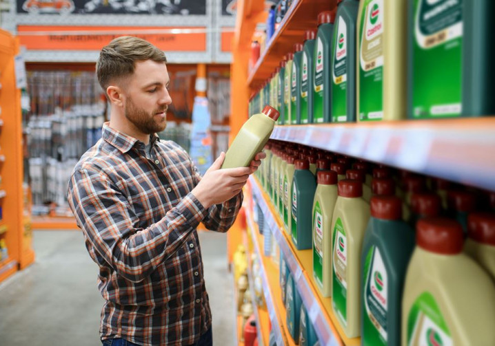 Les automobilistes risquent d'endommager leur moteur en retardant la vérification du niveau d'huile