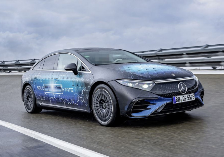 Des batteries à l'état solide Factorial en essais routiers chez Mercedes