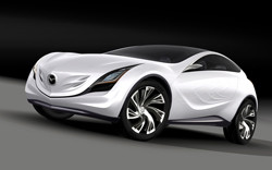 Le concept car Mazda Kazamai en première mondiale au salon de l’automobile de Moscou