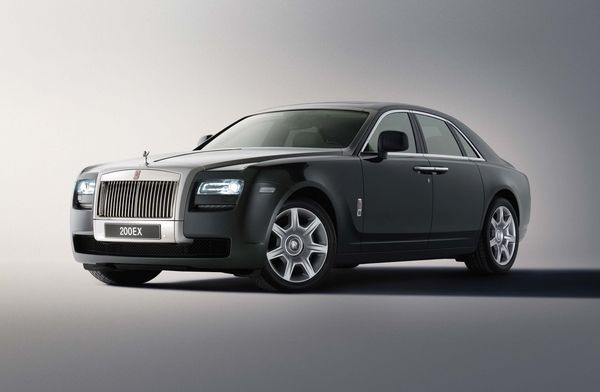 Rolls-Royce présente la 200EX au salon de l’automobile de Genève