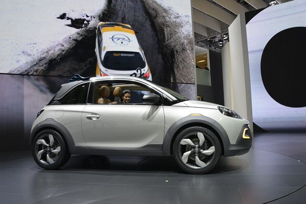 Première mondiale pour le concept découvrable Adam Rocks d'Opel à Genève