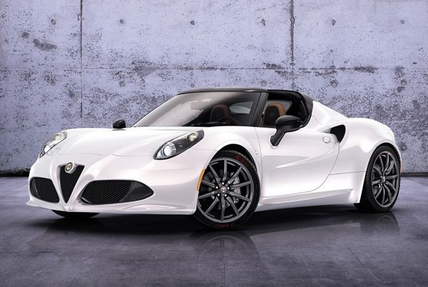 L’Alfa Romeo 4C se dévoile en version découvrable à Genève