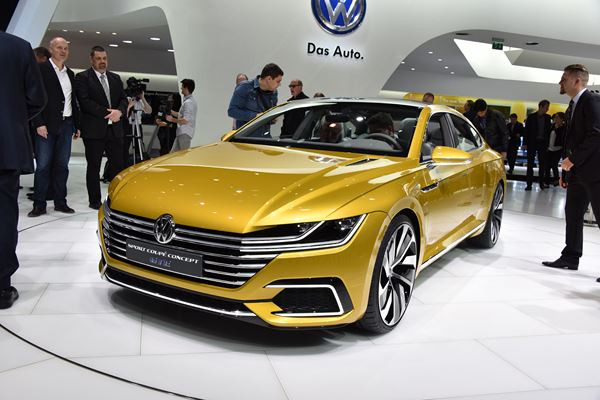 Le Volkswagen Sport Coupé Concept GTE évoque l’univers des voitures exclusives