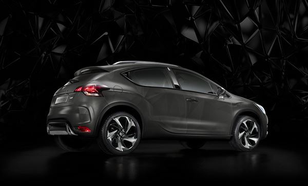 Le show car DS 4 Crossback Concept illustre le futur de DS