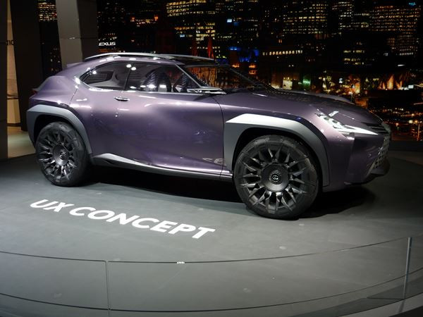 Le Lexus UX Concept affiche des lignes acérées