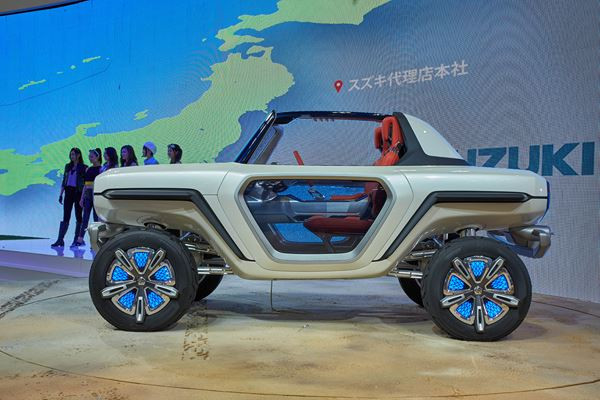 Suzuki e-Survivor: un SUV compact quatre roues motrices électriques