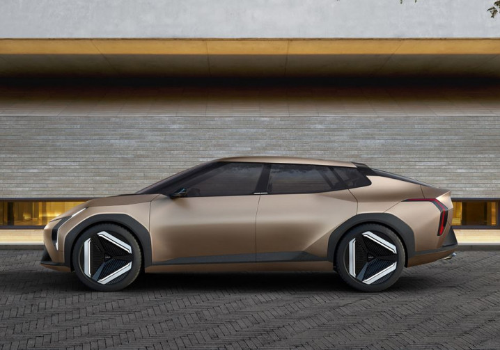 Kia Concept EV4: un concept de berline quatre portes électrique au style avant-gardiste
