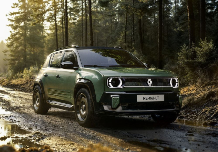 Le Renault 4 Savane 4x4 Concept intègre un second moteur électrique pour disposer de 4 roues motrices