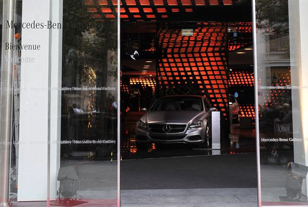 Mercedes s'offre une nouvelle vitrine sur les Champs Elysées