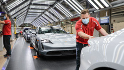 Porsche relance sa production automobile
