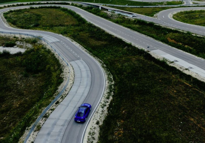 Le centre d'essai Heide sans conducteur de Mercedes-Benz repose sur l'automatisation